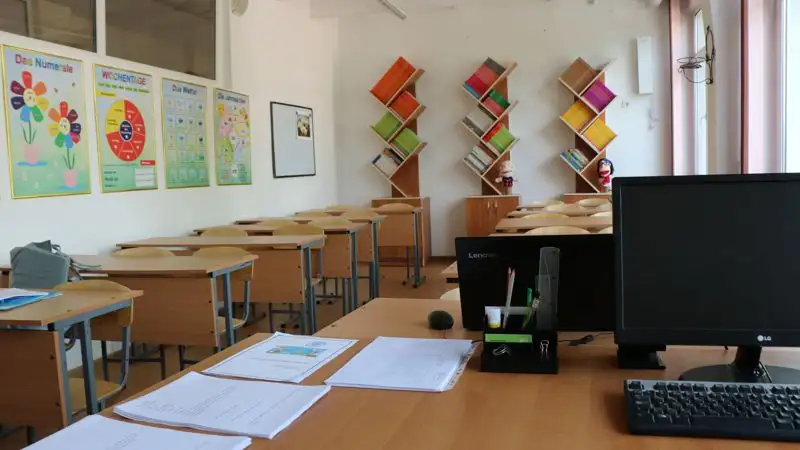 В Казахстане 40 школ работали без лицензии