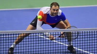 Александр Недовесов вышел во второй круг Мастерса в Шанхае в парном разряде , фото - Новости Zakon.kz от 06.10.2023 17:12