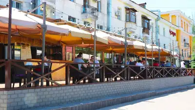 В Алматы утвердили правила размещения летних площадок, фото - Новости Zakon.kz от 10.04.2023 11:19