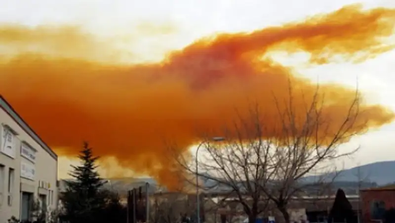 Каталонию накрыло токсичное оранжевое облако