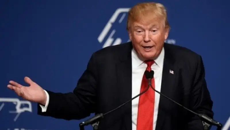 Трамп предложил закрыть въезд в США мусульманам