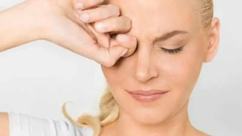 Почему утром болят глаза: основные причины