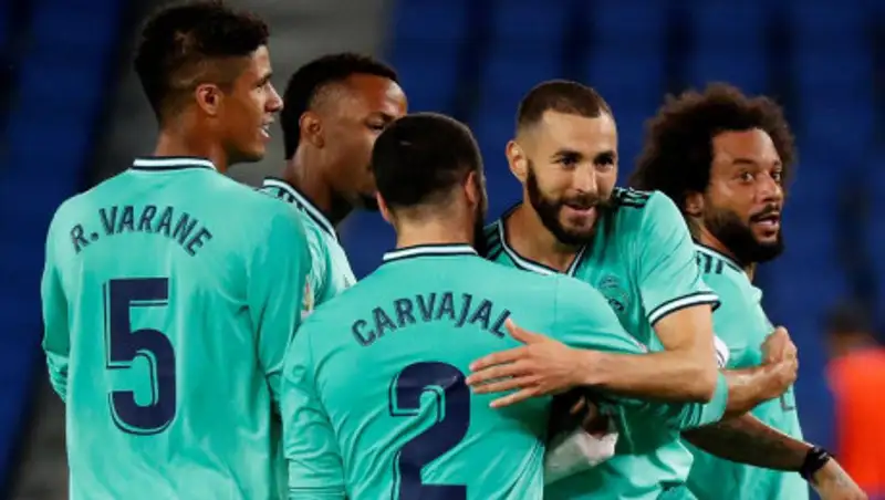 "Реал" обыграл "Сосьедад" и вышел на первое место в чемпионате Испании