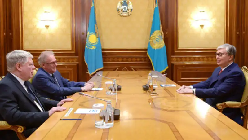 Посол России передал Токаеву поздравления от Путина