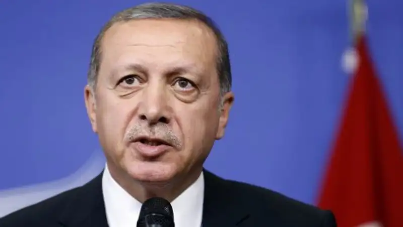 Эрдоган потерял сознание во время праздничной молитвы