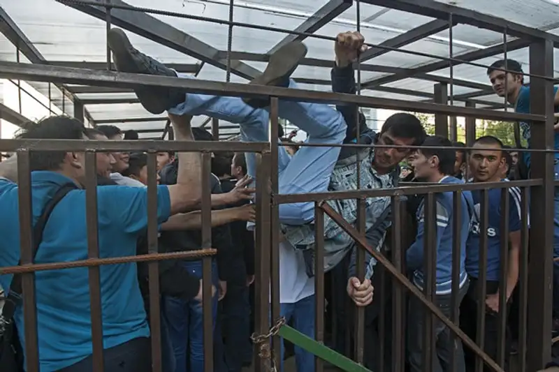 Путь гастарбайтера: от вокзала до вокзала Путь гастарбайтера: от вокзала до вокзала, фото - Новости Zakon.kz от 25.10.2013 17:25