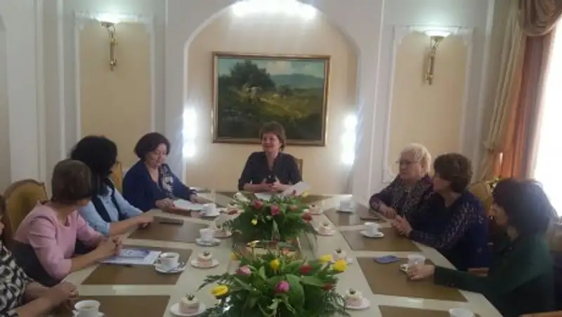 В Усть-Каменогорске поздравляют женщин с 8 марта