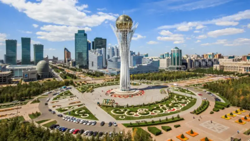 Не более 3 человек и не позже 20.00 часов - ограничения на прогулки в Нур-Султане