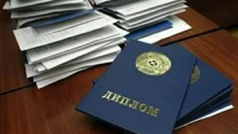 Более 3,5 тыс специалистов нарушили условия договора программы «С дипломом в село»