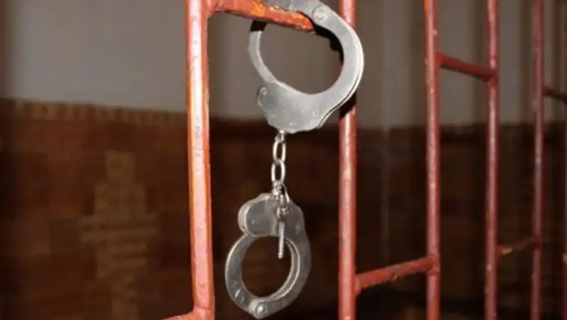 Казахстанец ранил себя в зале суда в Махачкале