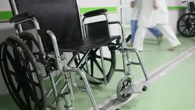 О недоступности банков для лиц с инвалидностью заявила депутат  , фото - Новости Zakon.kz от 15.05.2023 16:21