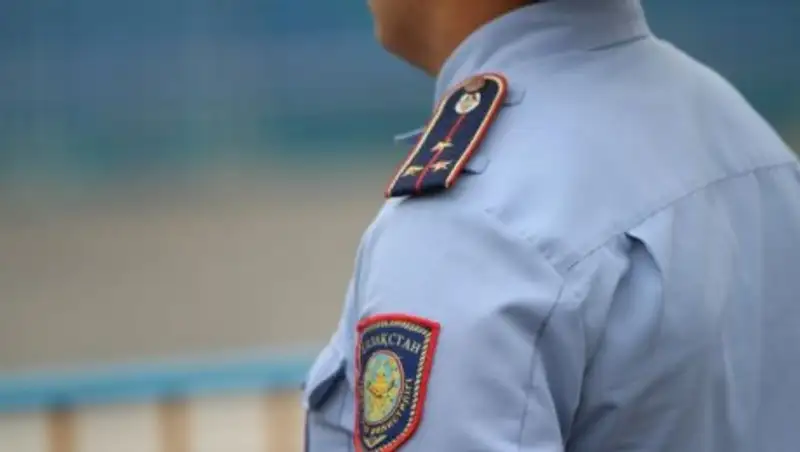 Полиция выясняет обстоятельства избиения ребенка женщиной на площадке в Темиртау