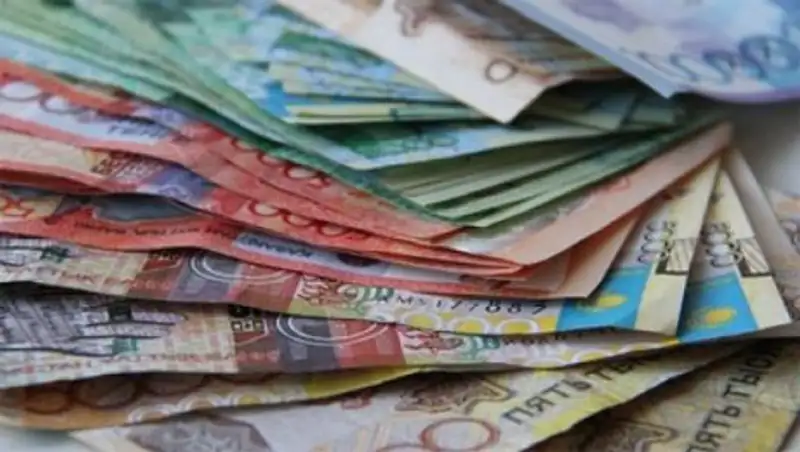 Среднемесячная номинальная зарплата в октябре 2013 г. составила 105 948 тенге