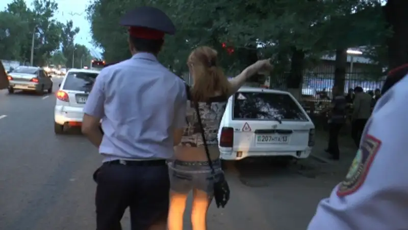 В Алматы за два дня наказали более 700 человек, пристающих к людям