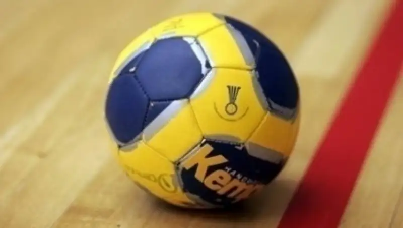 Казахстанские гандболистки разгромили Узбекистан на старте чемпионата Азии