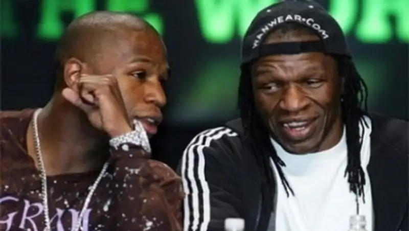 Отец Мейвезера назвал условие для боя с Головкиным  