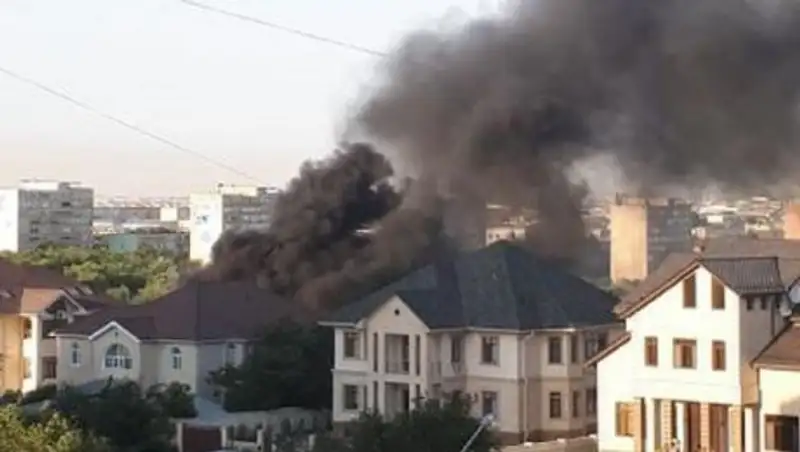 В Актау загорелся катер