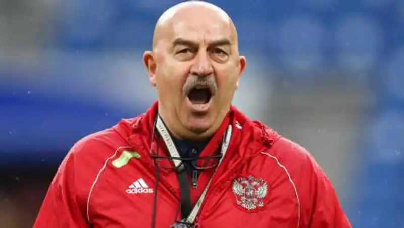 Станислав Черчесов покинул пост главного тренера сборной России по футболу
