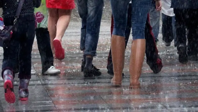 Ливень с градом обрушился на Астану