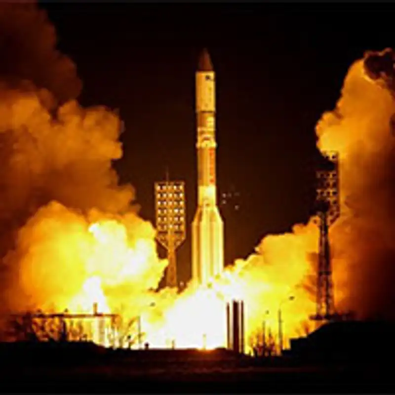 Ракета-носитель "Протон-М" стартовала с космодрома Байконур, фото - Новости Zakon.kz от 30.09.2013 15:03