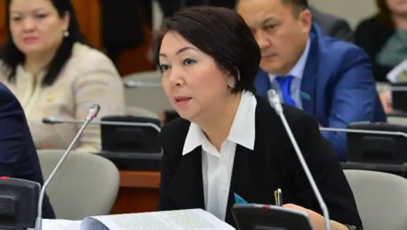 Увеличивается сумма госдолга Казахстана - депутат