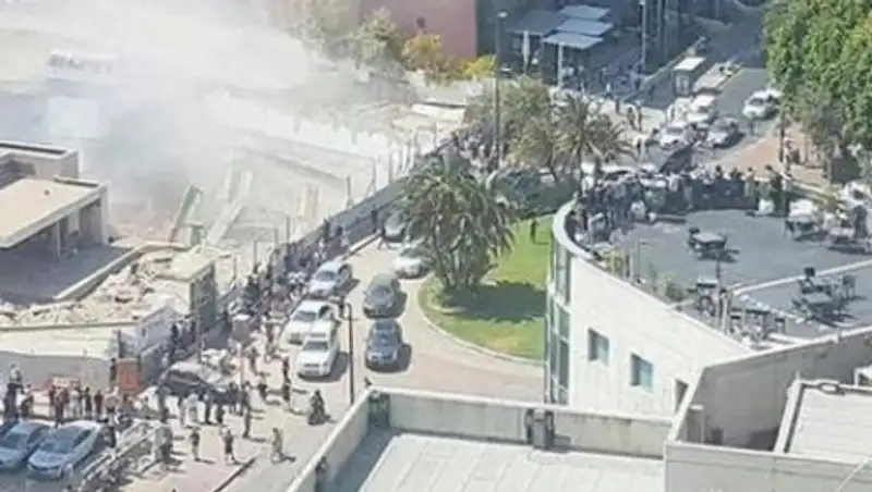 Упавший кран обрушил дом в Тель-Авиве