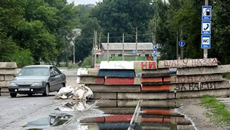 В Луганске под обстрел попала маршрутка