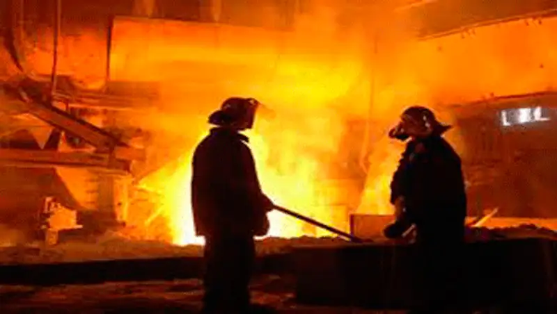 Руководство АМТ приняло решение поднять зарплату металлургам на 10%