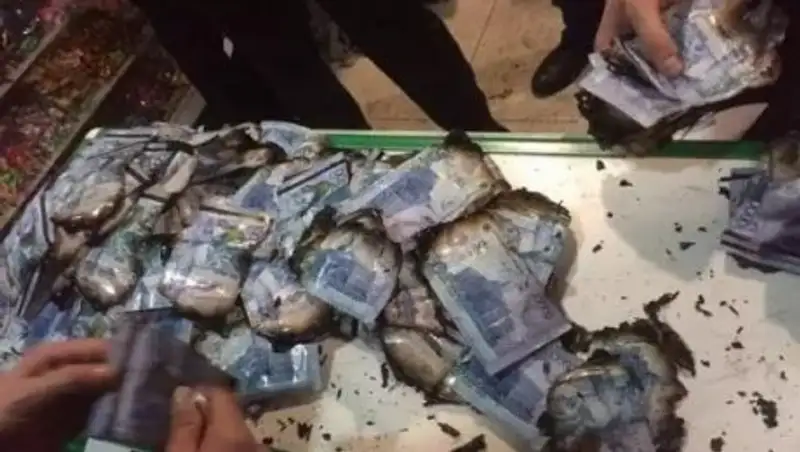 Около 5 млн тг сожгли преступники, пытаясь вскрыть банкомат в Алматинской области