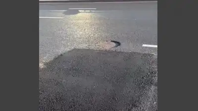 Подрядчика накажут за поврежденную дорогу на аль-Фараби в Алматы , фото - Новости Zakon.kz от 25.08.2023 10:58