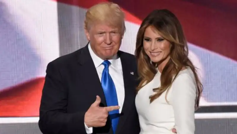 "Я слишком занят". Трамп признался, что не купил подарок Меланье ко дню рождения