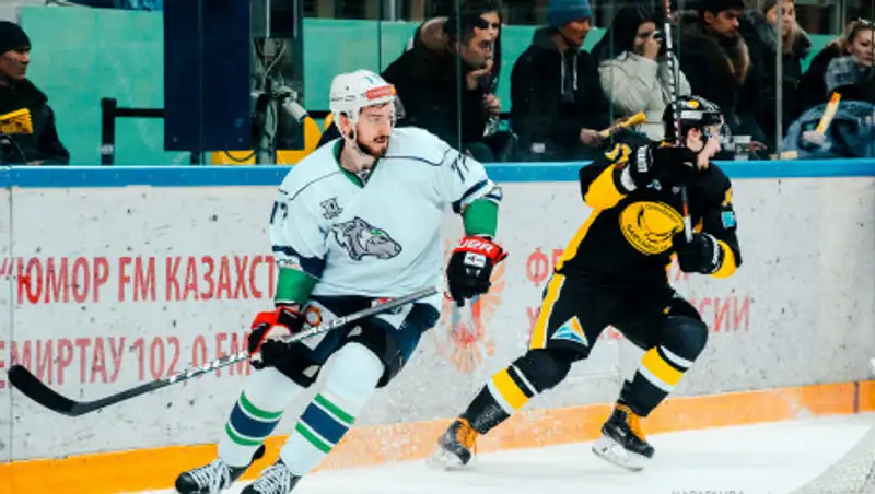 "Сарыарка" по буллитам обыграла "Горняк"