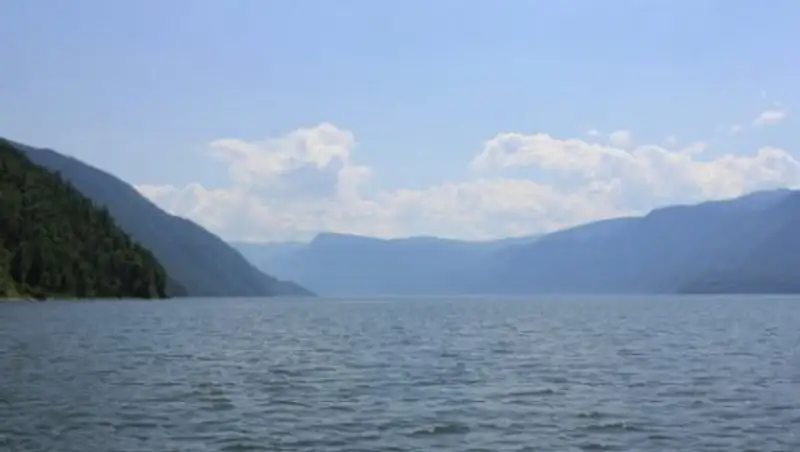 Новосибирские власти опровергли передачу озера Казахстану