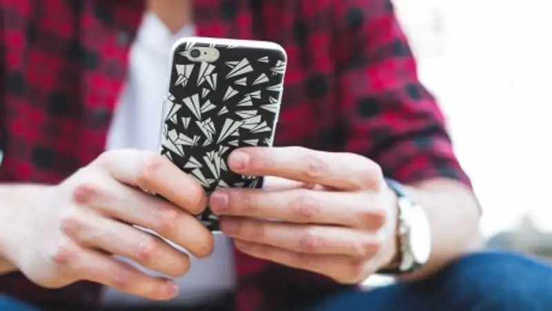 Школьников через соцсети вербуют в наркоторговцы