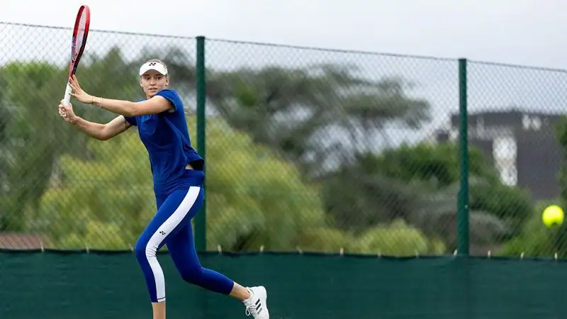 Видео: Елена Рыбакина провела первую тренировку на кортах Монреаля