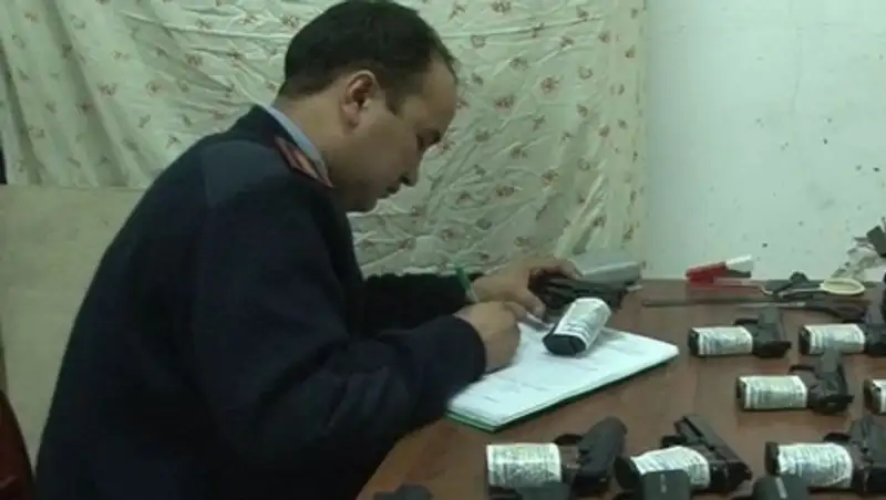 Более 3000 жителей ЮКО добровольно сдали оружие