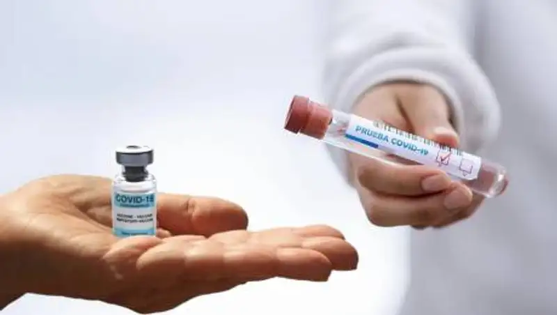 Какие признаки указывают на эффективность введенной вакцины от коронавируса