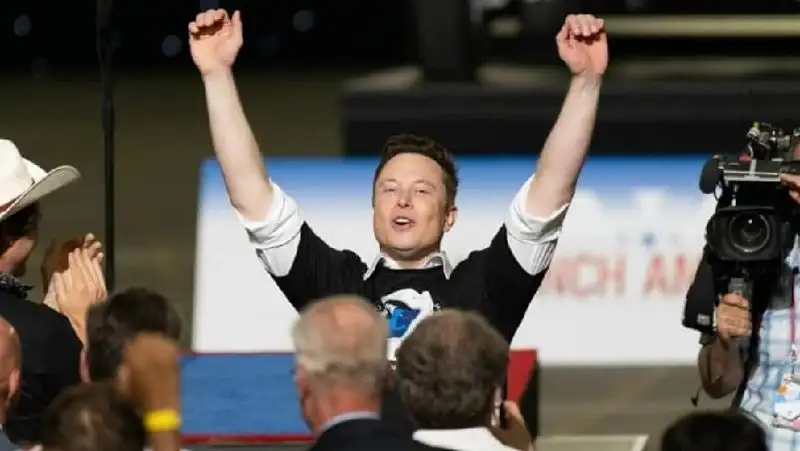 Илон Маск стал отцом в седьмой раз