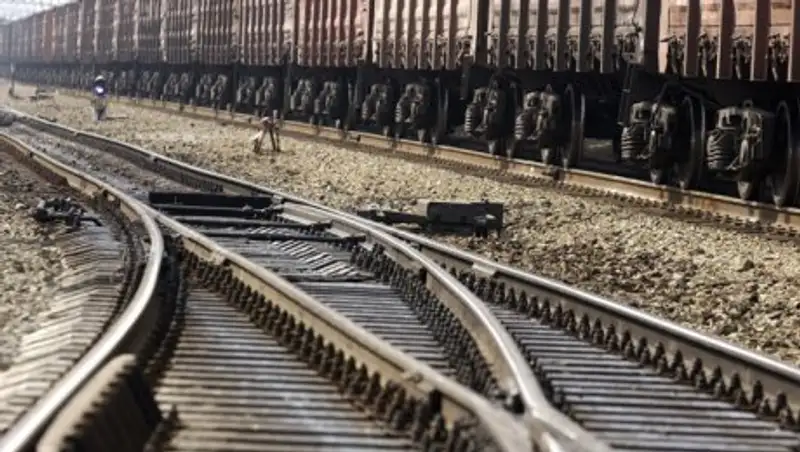 8 пассажирских поездов задерживаются из-за схода грузовых вагонов на участке "Алматы-Отар"