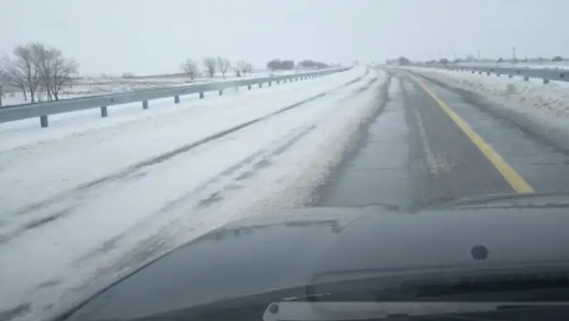 Обильный снегопад выпадет на трассах в Алматинской области