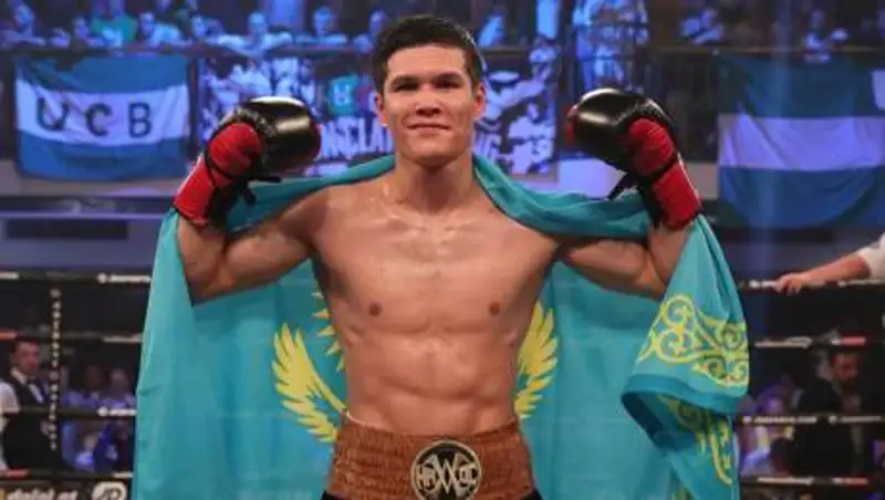 Данияр Елеусинов нокаутировал соперника и завоевал первый титул на профи ринге