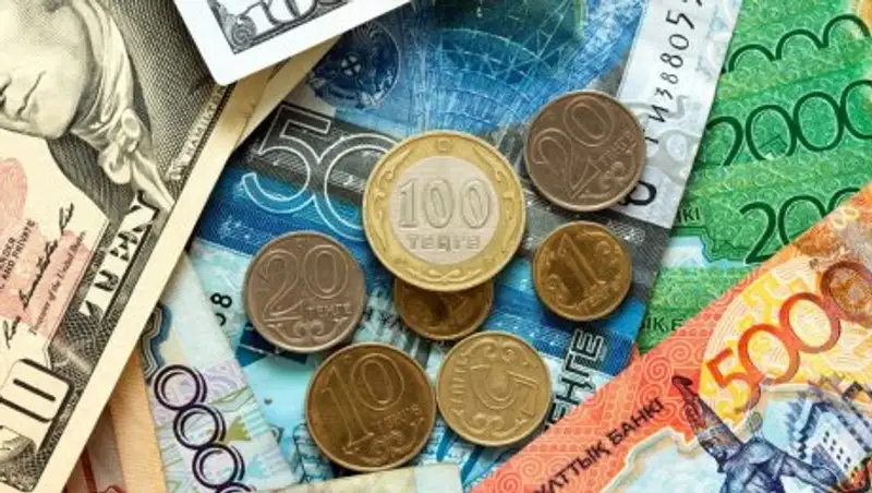 Житель Уральска обманул незнакомца на крупную сумму, соврав ему о смерти отца