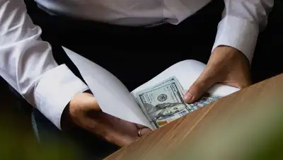 взятка, осужден, чиновник, штраф, фото - Новости Zakon.kz от 06.06.2022 11:15