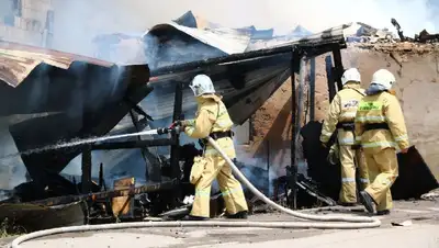 пожар дом Алматы, фото - Новости Zakon.kz от 29.06.2022 15:46