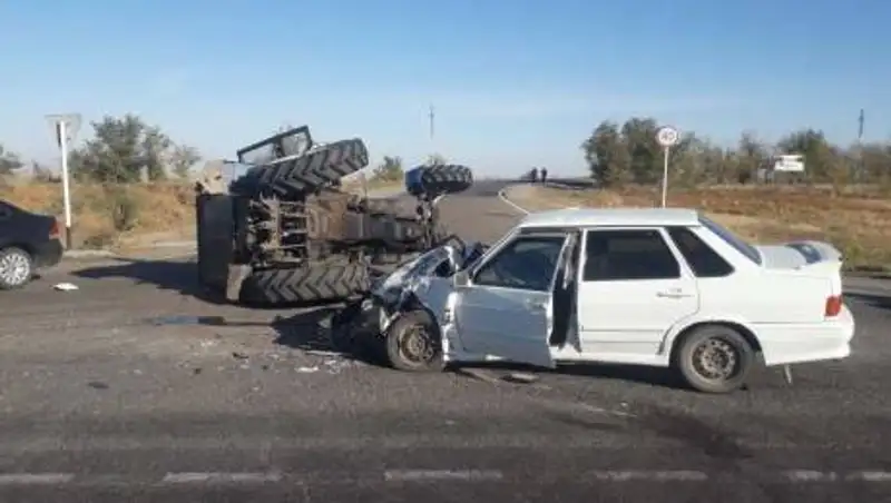 В Актюбинской области пьяный тракторист спровоцировал ДТП