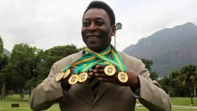 Статую Пеле не успеют установить к старту ЧМ-2014