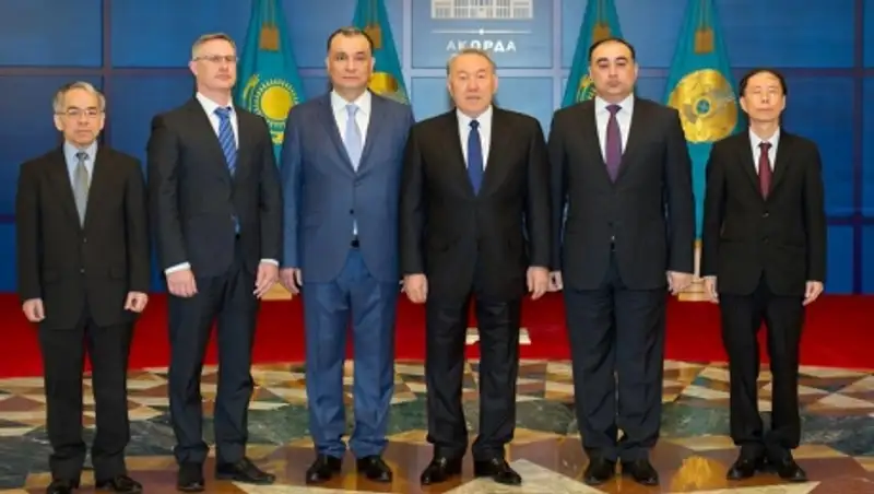 Назарбаев принял участие в церемонии принятия верительных грамот от послов