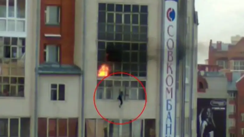 В Томске девятилетний мальчик остался жив, прыгнув из горящей квартиры на 7-м этаже