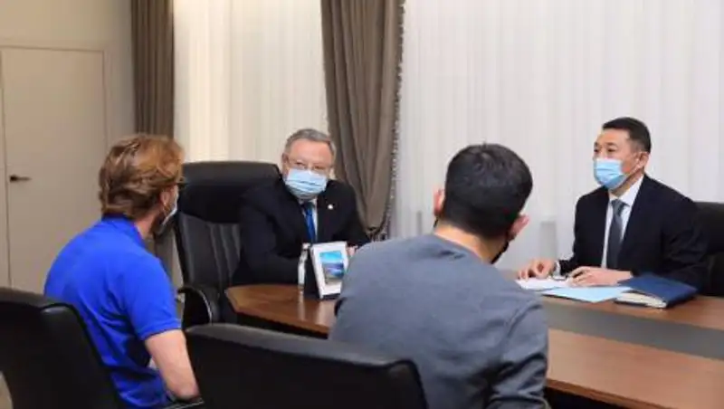 Ондасын Уразалин провел рабочую встречу с генеральным директором ТОО "Green Capital"