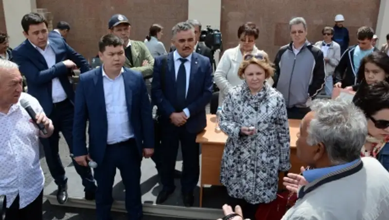 Чиновник столичного акимата обещал уйти в отставку, если долгострой не сдадут в заявленный срок